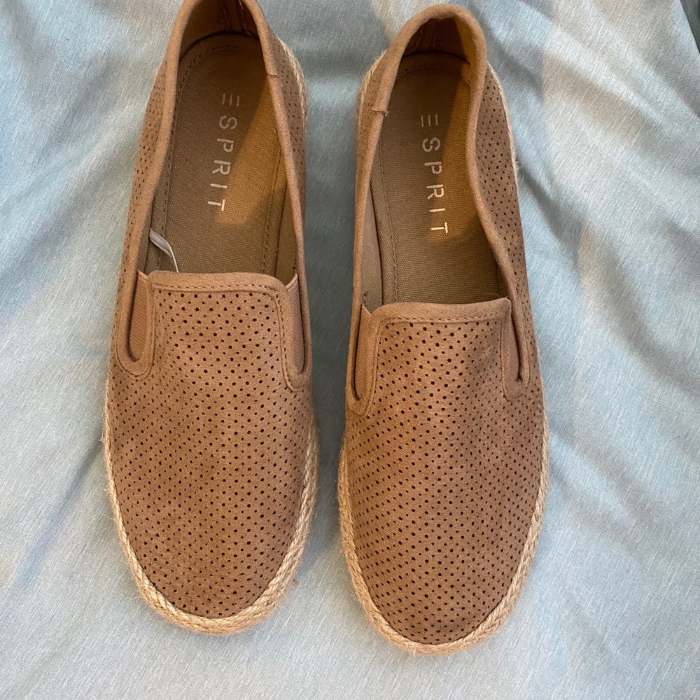 Shoes - Picture 2 of 5